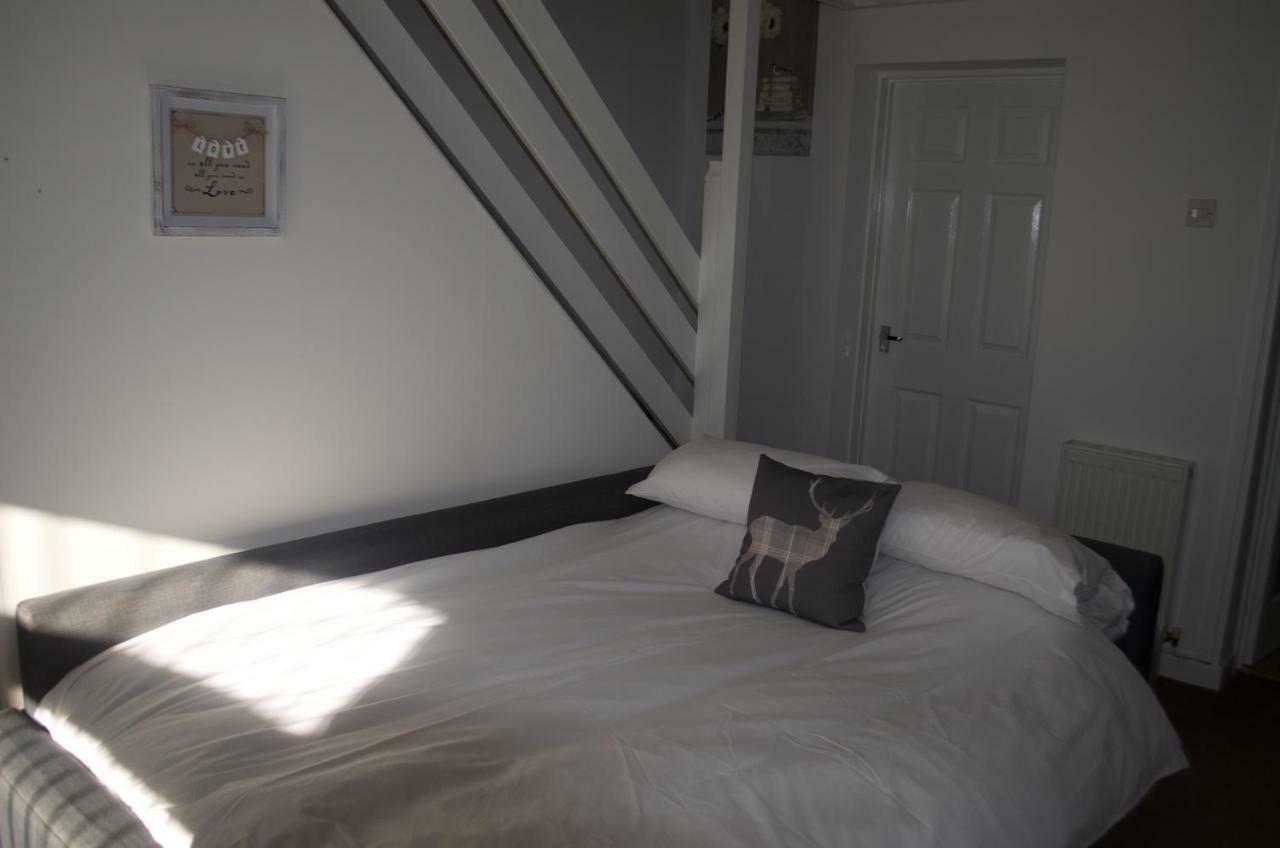 Villa The Cwtch, Log Fire, Sleeps 6, Nr Zip World, Brecon And Bike Park Wales Aberdare Exterior foto